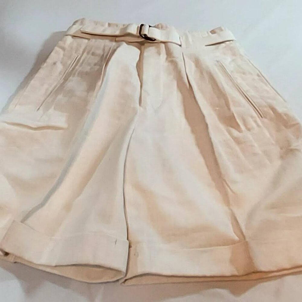 Generra Womans Ivory Dressy Shorts Sz 5 Pleated Front Pockets